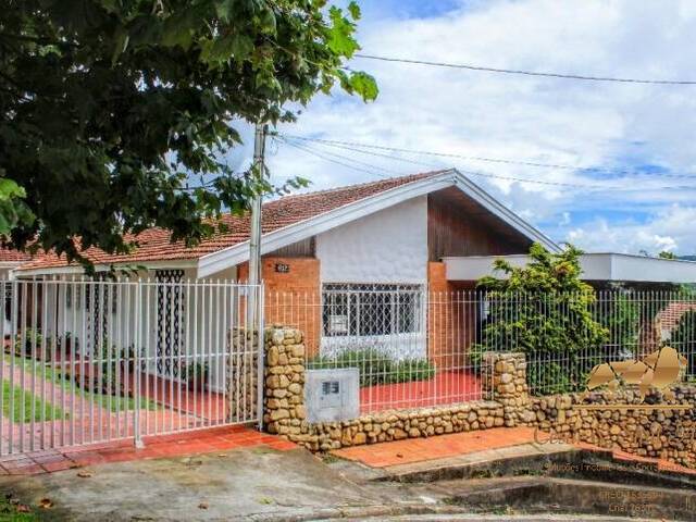 Casa para Venda em Campos do Jordão - 2