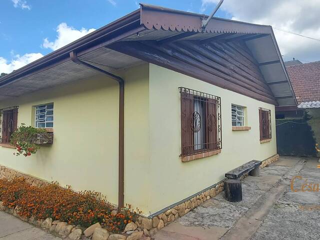 Casa para Venda em Campos do Jordão - 2