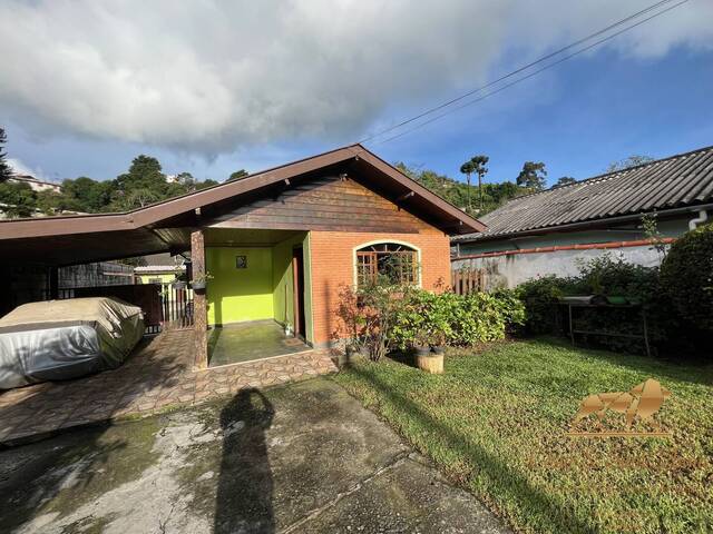 Casa para Venda em Campos do Jordão - 2