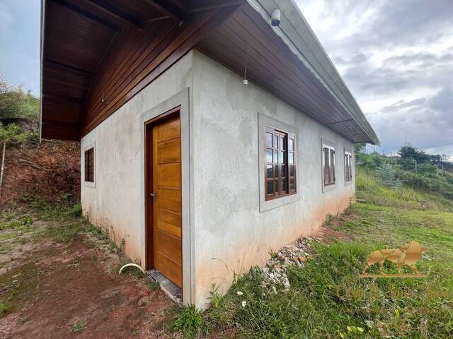 #694 - Casa para Venda em Campos do Jordão - SP